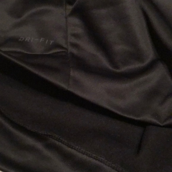 Nike Therma Hoodie Dri Fit - Picture 7 of 8